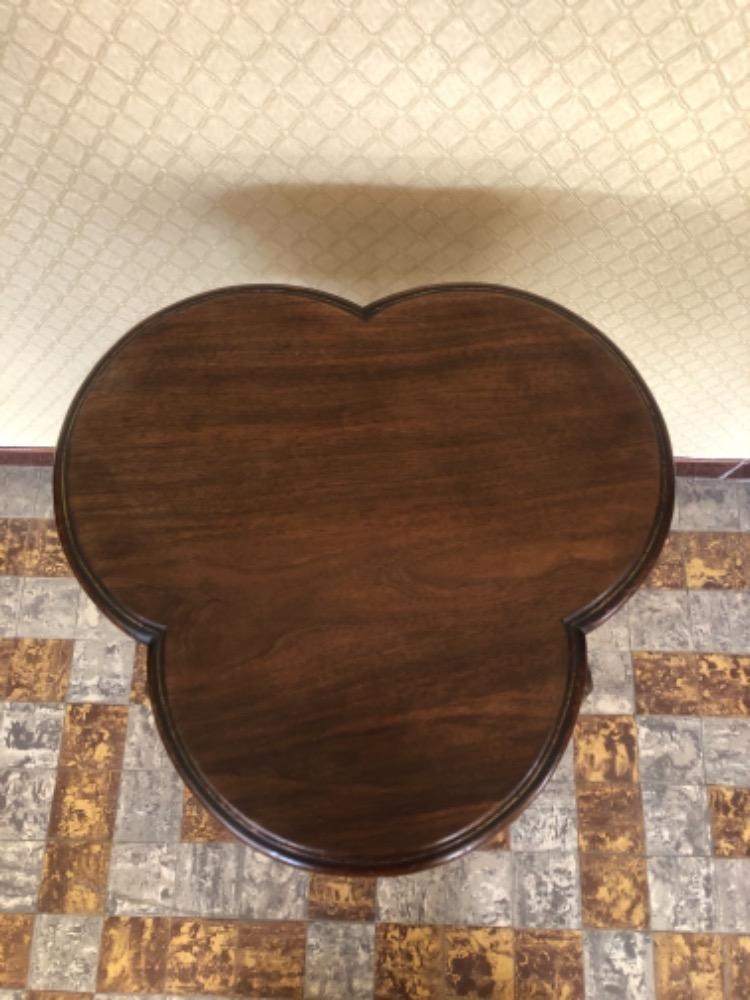 Little table in walnut