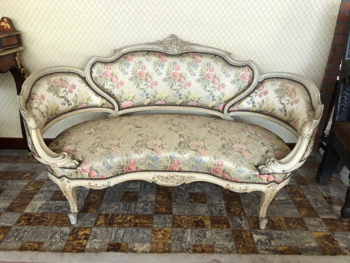 Patinated Louis XV canapé